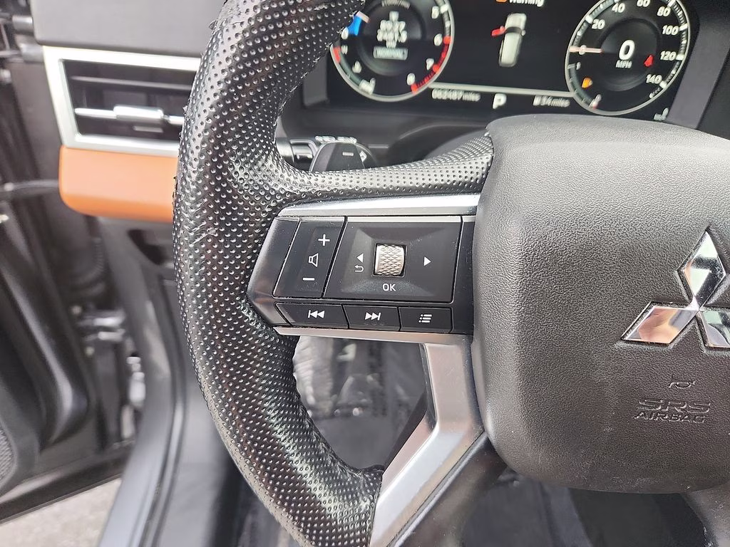2022 Mercury Gray Metallic Mitsubishi Outlander SEL 4X4 SUV
