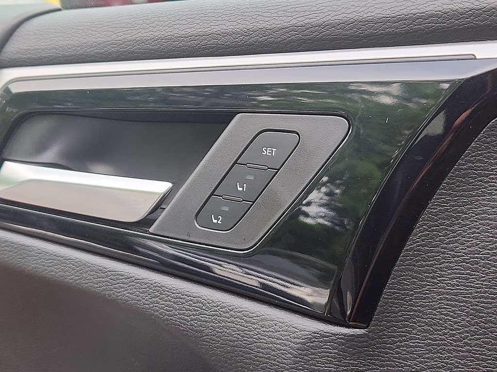 2022 Mercury Gray Metallic Mitsubishi Outlander SEL 4X4 SUV