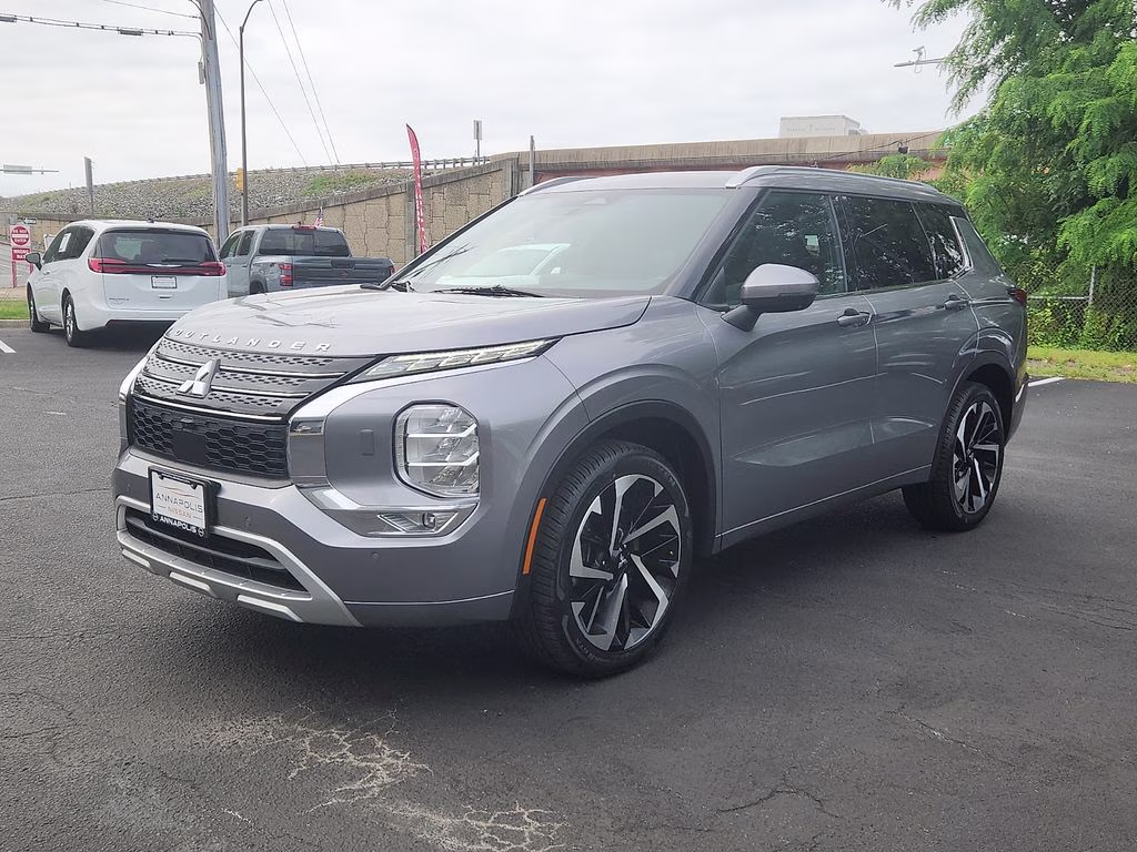 2022 Mercury Gray Metallic Mitsubishi Outlander SEL 4X4 SUV