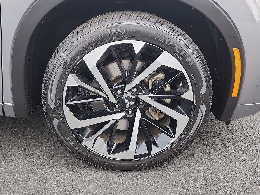 2022 Mercury Gray Metallic Mitsubishi Outlander SEL 4X4 SUV