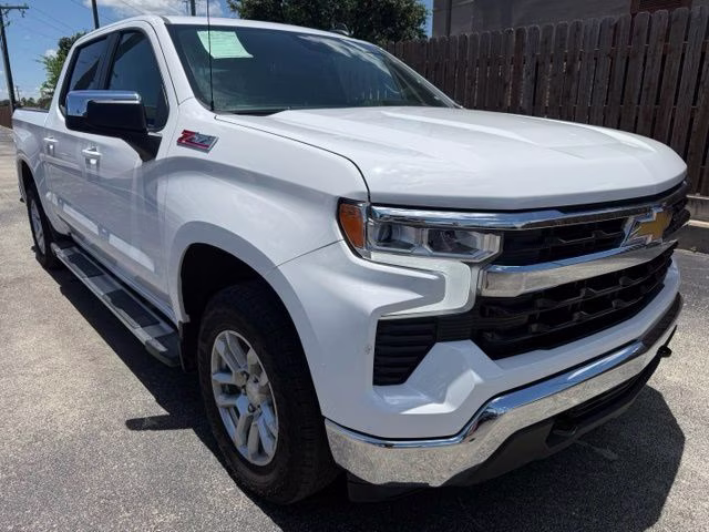 2025 Summit White Chevrolet Silverado 1500 LT 4X4 Truck