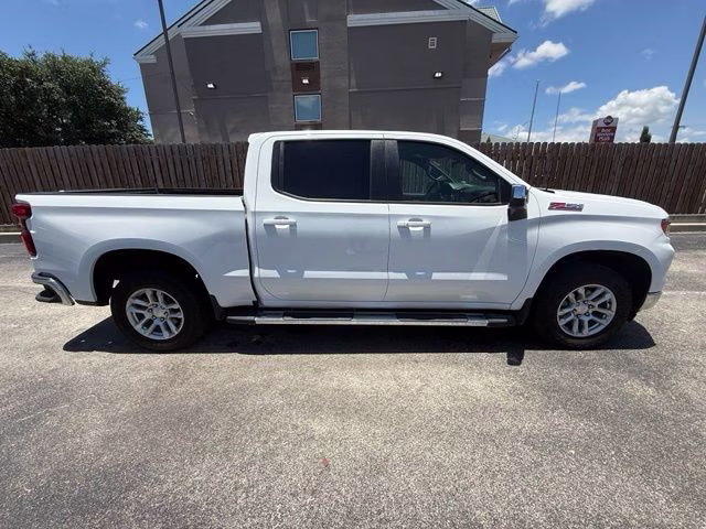 2025 Summit White Chevrolet Silverado 1500 LT 4X4 Truck