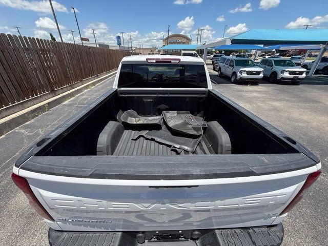 2025 Summit White Chevrolet Silverado 1500 LT 4X4 Truck