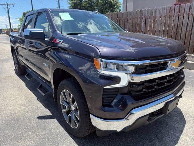 2024 Dark Ash Metallic Chevrolet Silverado 1500 LT 4X4 Truck