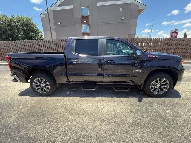 2024 Dark Ash Metallic Chevrolet Silverado 1500 LT 4X4 Truck