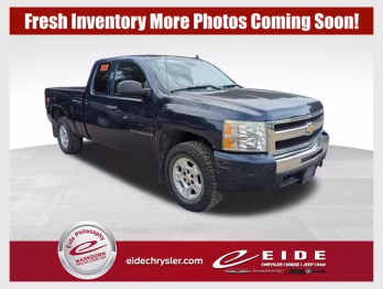 2009 Black Granite Metallic Chevrolet Silverado 1500 LT 4X4 Truck