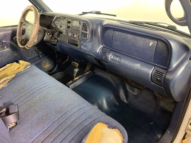 1997 Summit White Chevrolet C/K 1500 Base 4X4 Truck