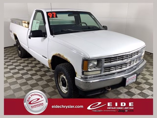1997 Summit White Chevrolet C/K 1500 Base 4X4 Truck