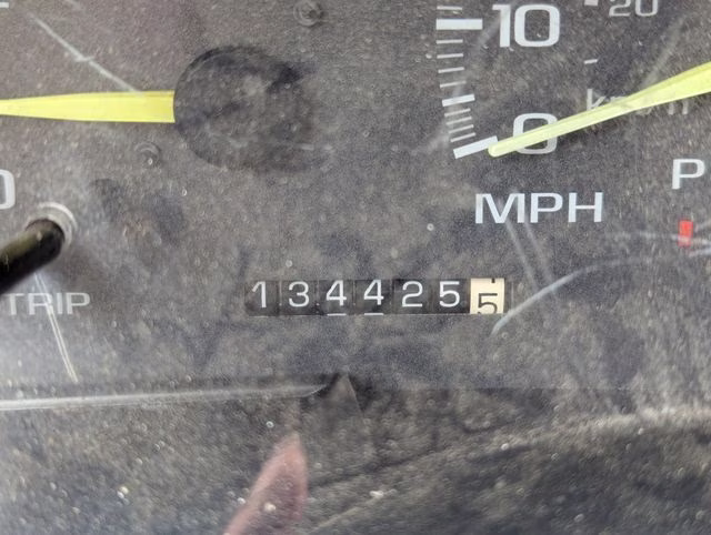 1997 Summit White Chevrolet C/K 1500 Base 4X4 Truck