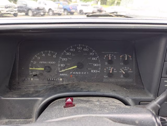 1997 Summit White Chevrolet C/K 1500 Base 4X4 Truck
