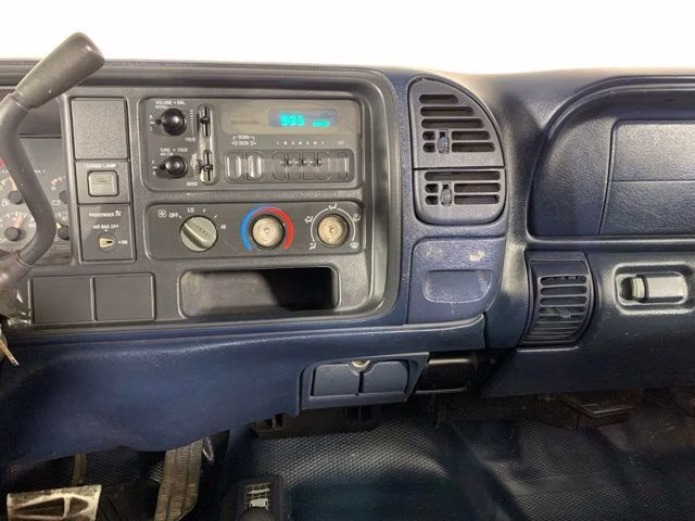 1997 Summit White Chevrolet C/K 1500 Base 4X4 Truck