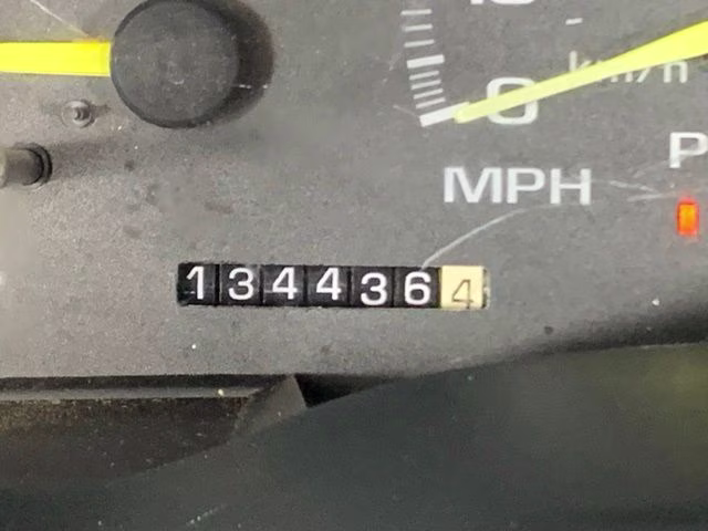 1997 Summit White Chevrolet C/K 1500 Base 4X4 Truck