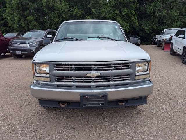 1997 Summit White Chevrolet C/K 1500 Base 4X4 Truck