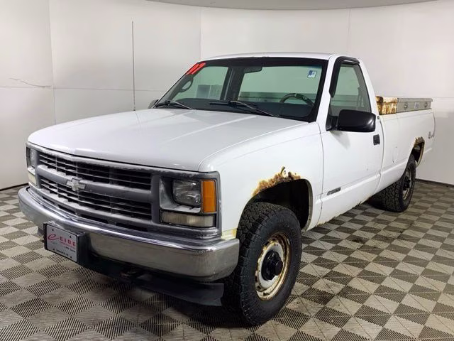 1997 Summit White Chevrolet C/K 1500 Base 4X4 Truck