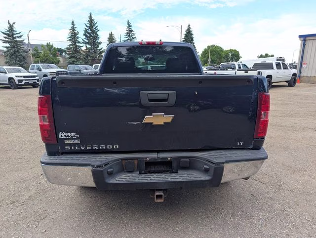 2009 Black Granite Metallic Chevrolet Silverado 1500 LT 4X4 Truck