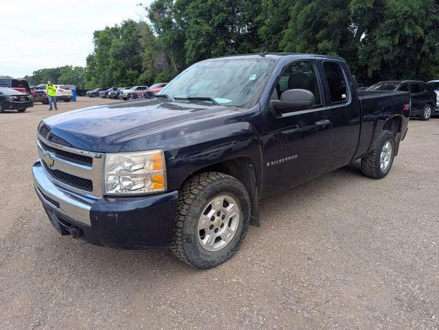 2009 Black Granite Metallic Chevrolet Silverado 1500 LT 4X4 Truck