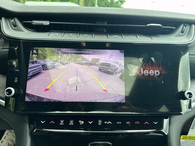 2026 Diamond Black Crystal Pearlcoat Jeep Grand Cherokee Limited RWD SUV