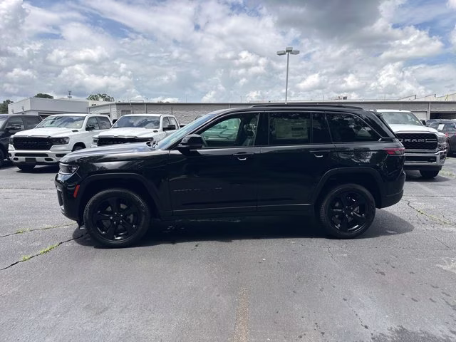 2026 Diamond Black Crystal Pearlcoat Jeep Grand Cherokee Limited RWD SUV