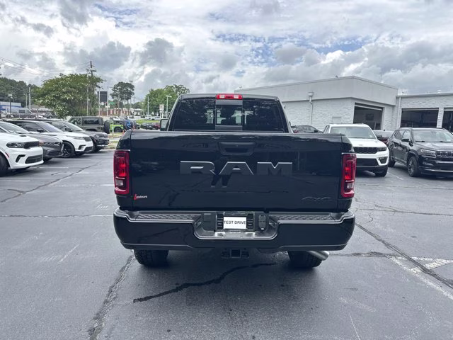 2026 Diamond Black Crystal Pearlcoat Ram 2500 Black Express 4X4 Truck