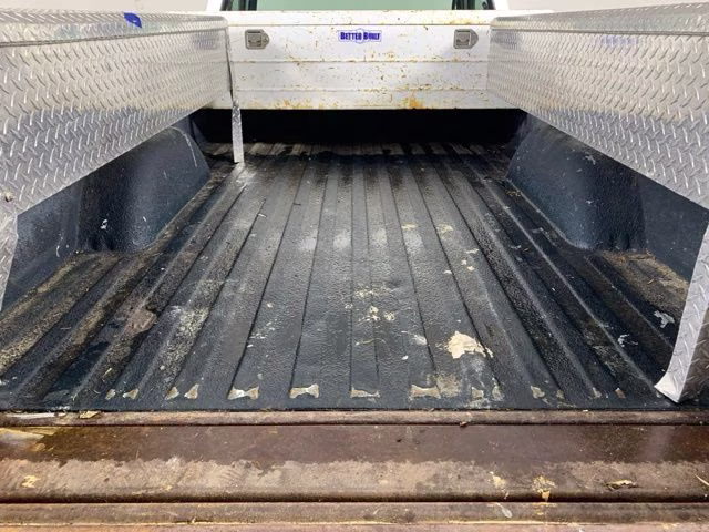 1997 Summit White Chevrolet C/K 1500 Base 4X4 Truck
