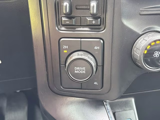 2024 Oxford White Ford F-150 STX 4X4 Truck