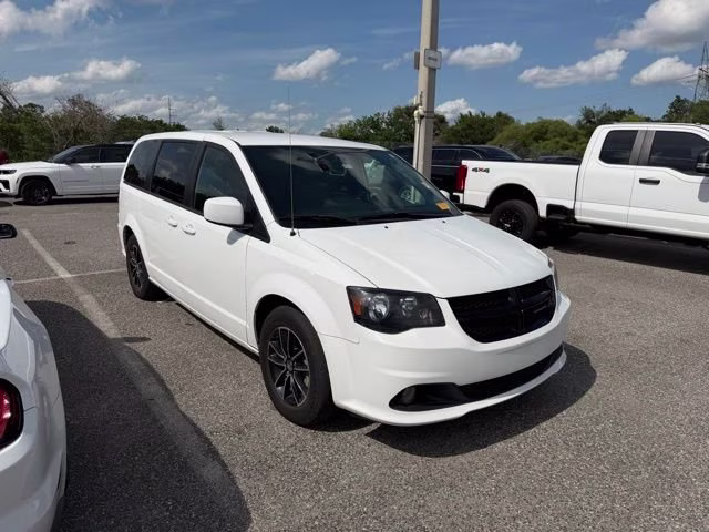 2018 White Knuckle Clearcoat Dodge Grand Caravan SE Plus FWD Van