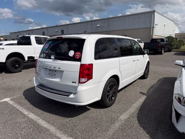 2018 White Knuckle Clearcoat Dodge Grand Caravan SE Plus FWD Van