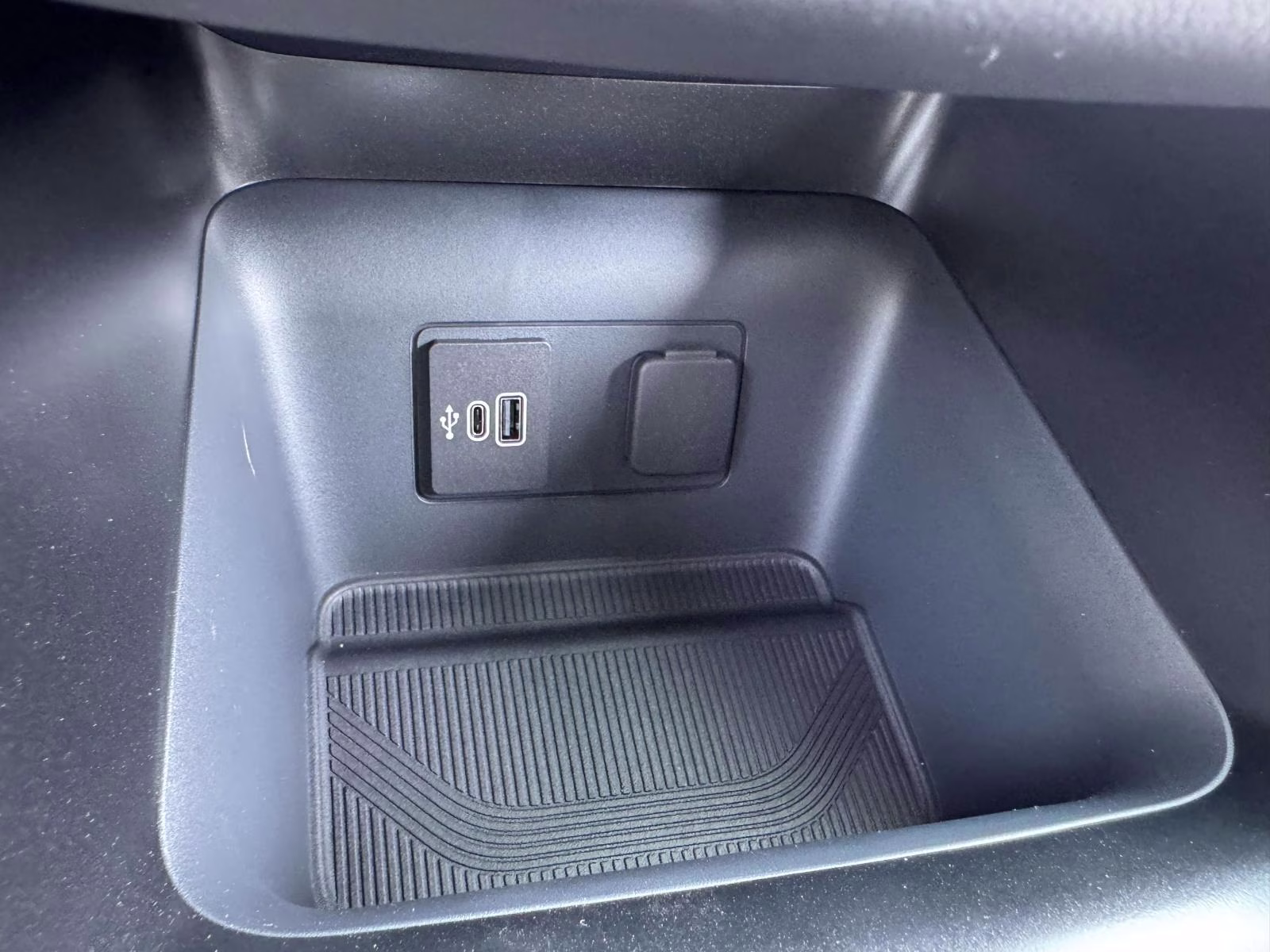 2026 Carbonized Gray Metallic Ford Explorer Active 4X4 SUV
