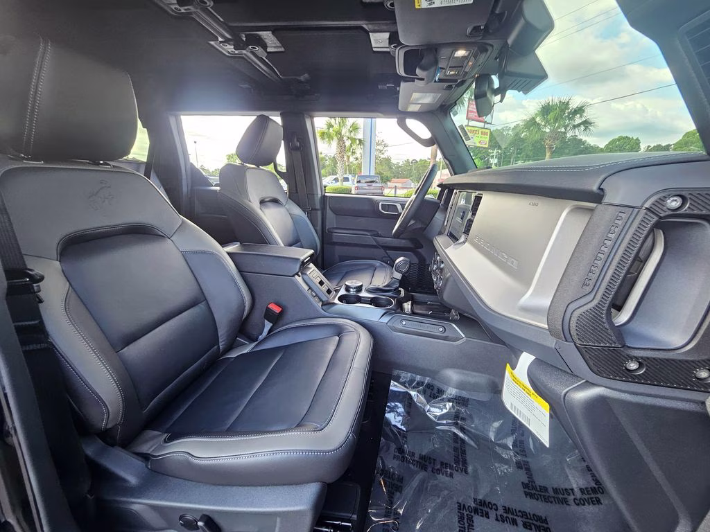 2026 Shadow Black Ford Bronco Outer Banks 4X4 SUV