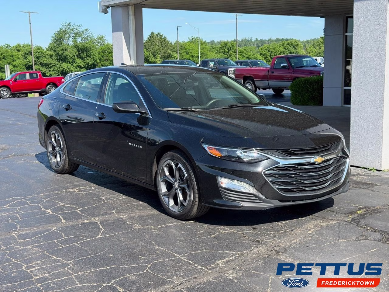 2023 Mosaic Black Metallic Chevrolet Malibu LT FWD Sedan