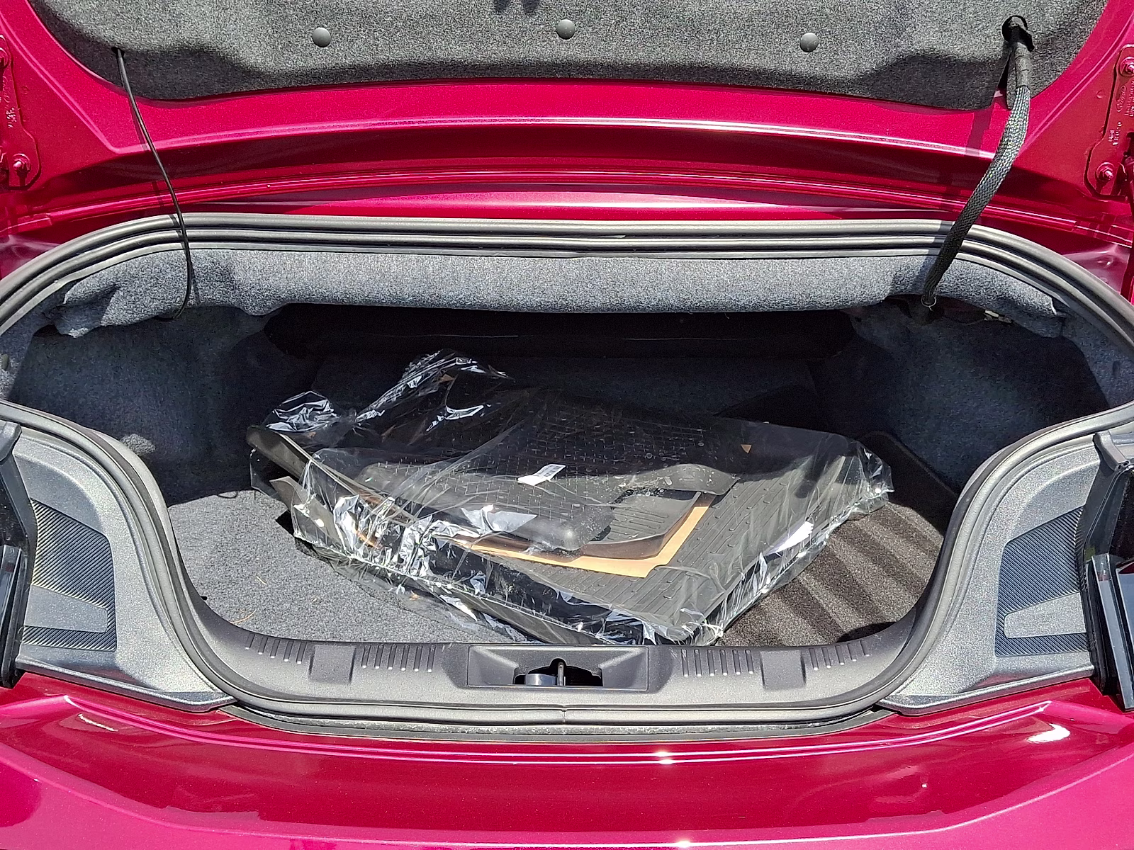 2025 Molten Magenta Metallic Tri-coat - DT Ford Mustang EcoBoost Premium Convertible RWD