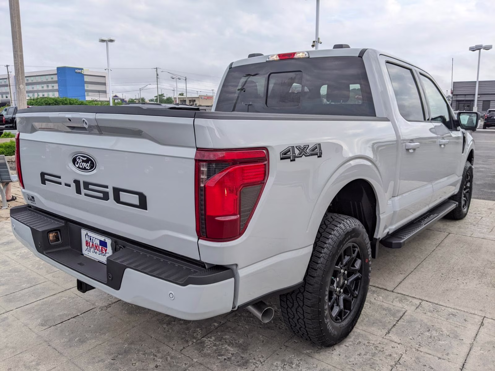 2026 Avalanche Gray Ford F-150 XLT 4X4 Truck