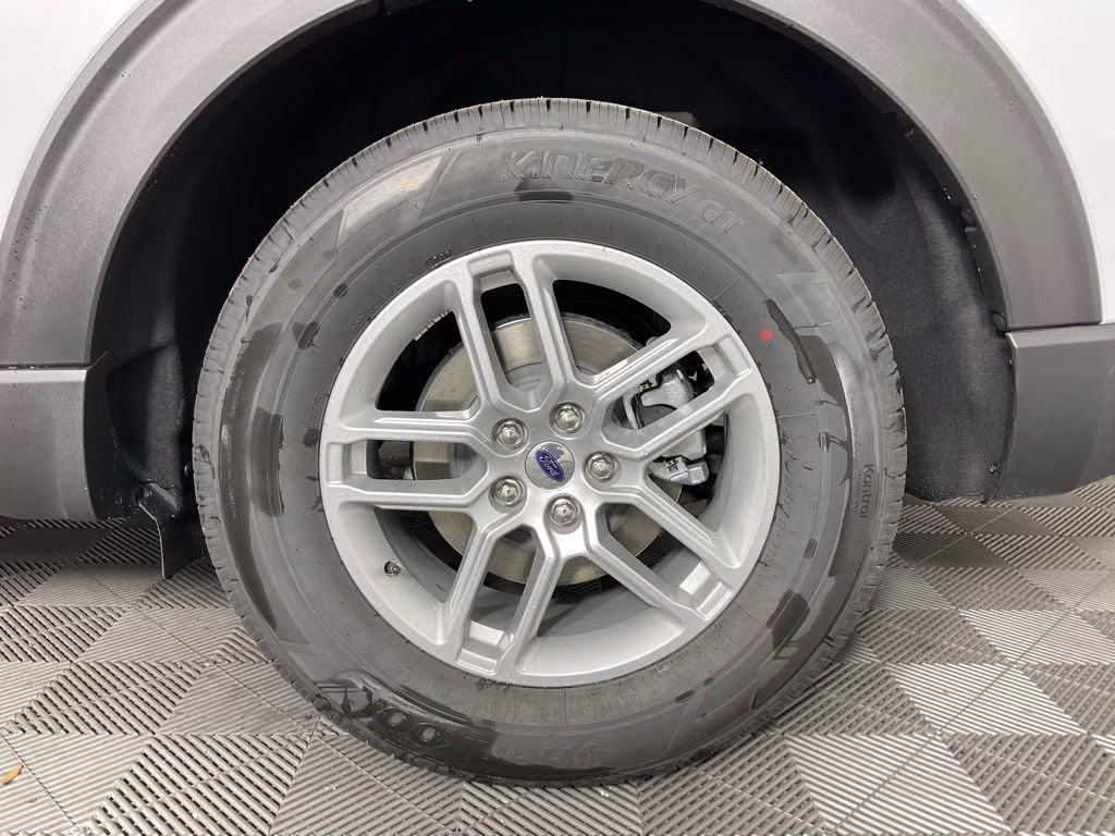 2026 White Metallic Ford Explorer Active RWD SUV