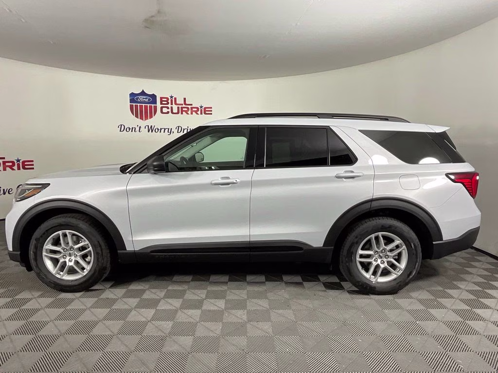 2026 White Metallic Ford Explorer Active RWD SUV