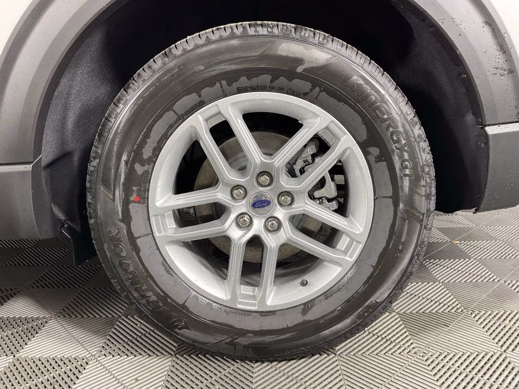 2026 White Metallic Ford Explorer Active RWD SUV