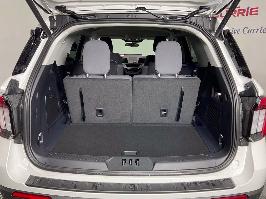 2026 White Metallic Ford Explorer Active RWD SUV