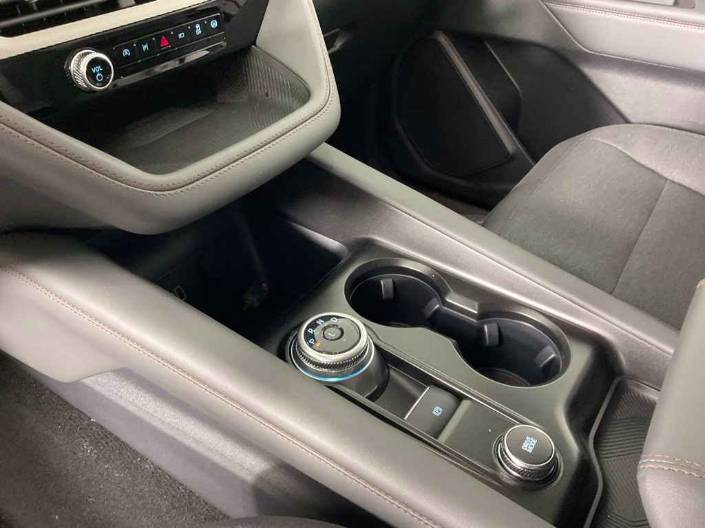 2026 White Metallic Ford Explorer Active RWD SUV