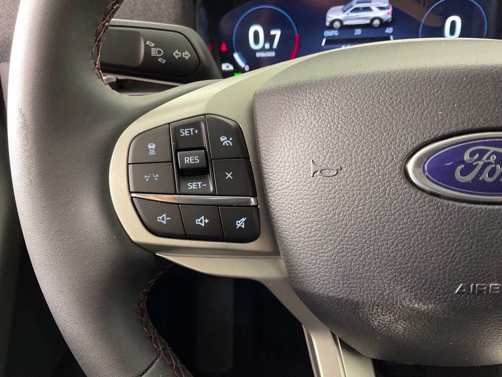 2026 White Metallic Ford Explorer Active RWD SUV