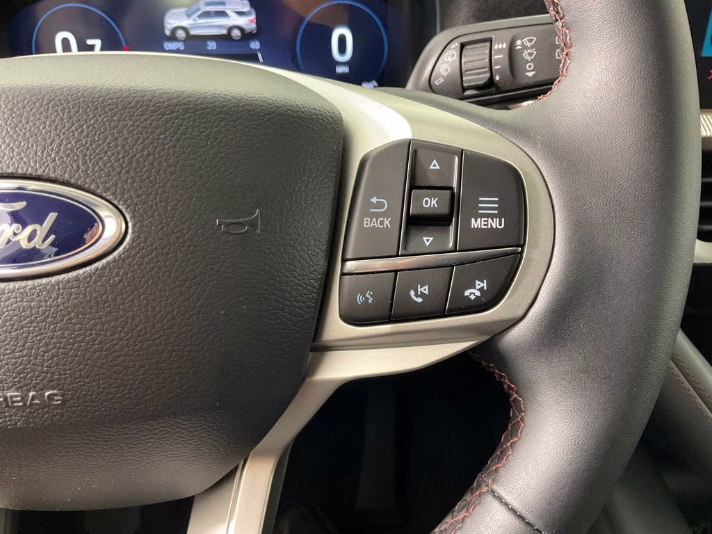 2026 White Metallic Ford Explorer Active RWD SUV