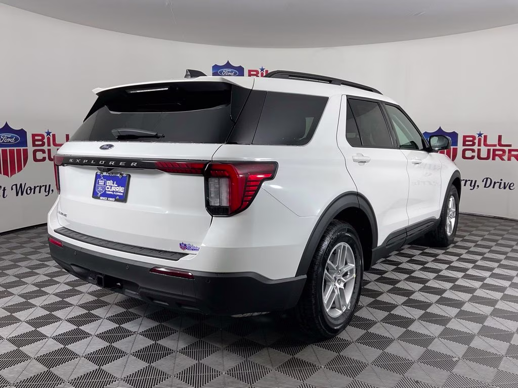 2026 White Metallic Ford Explorer Active RWD SUV
