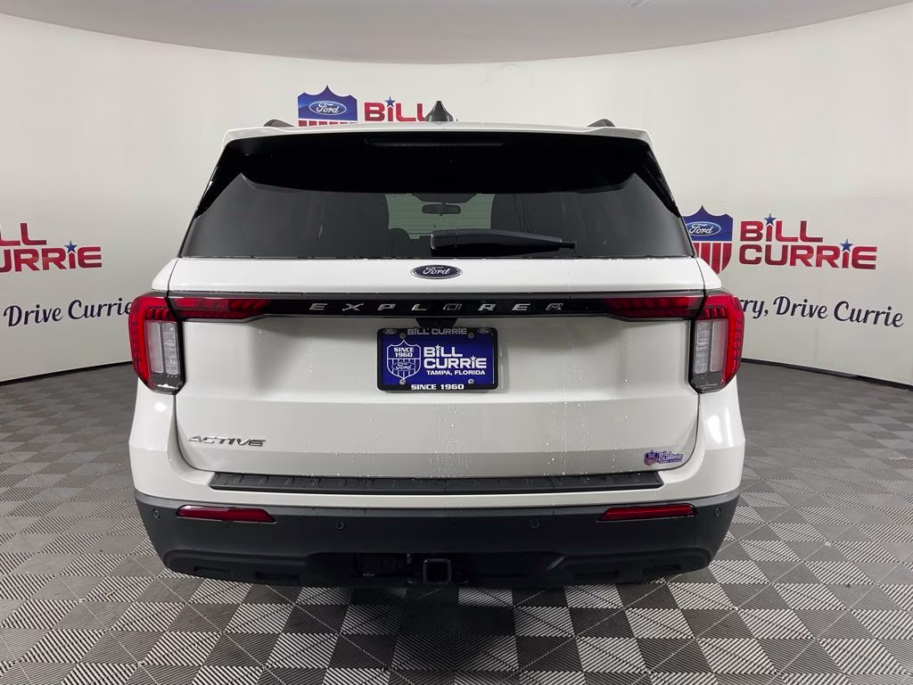 2026 White Metallic Ford Explorer Active RWD SUV