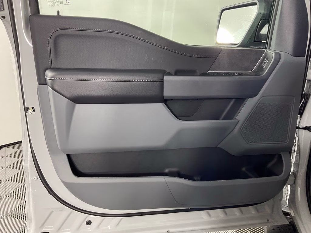 2026 Avalanche Ford F-150 XLT RWD Truck