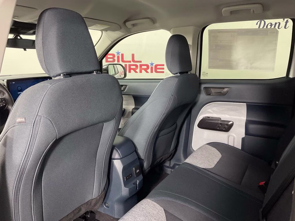 2026 Oxford White Ford Maverick XLT FWD Truck