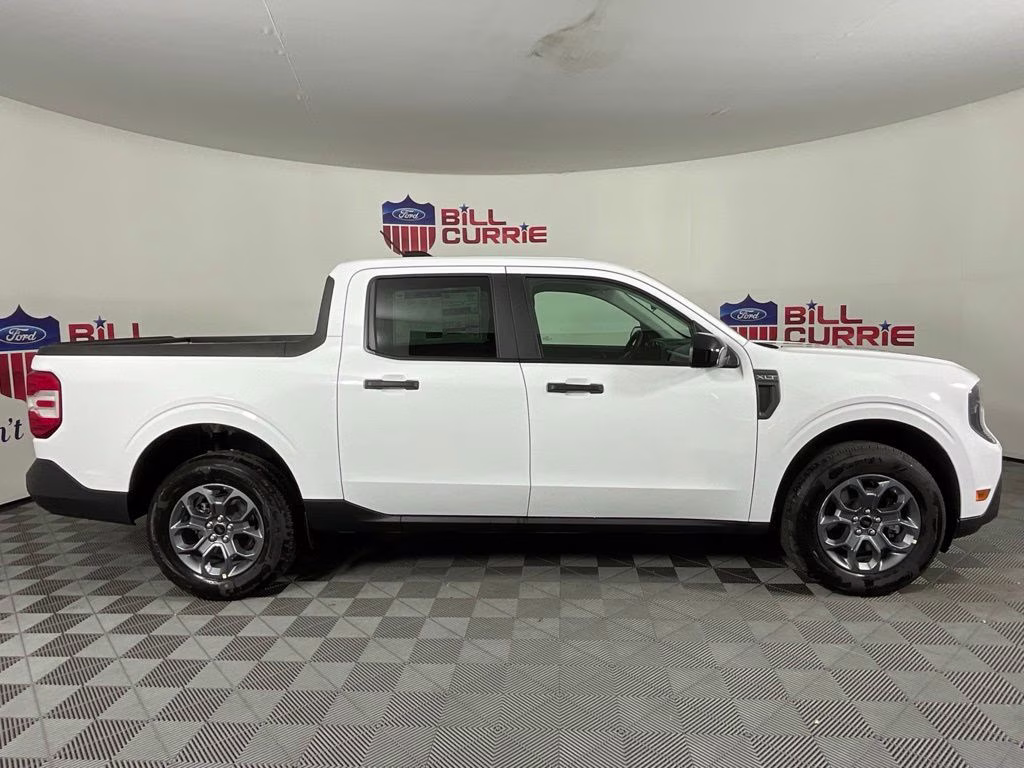 2026 Oxford White Ford Maverick XLT FWD Truck