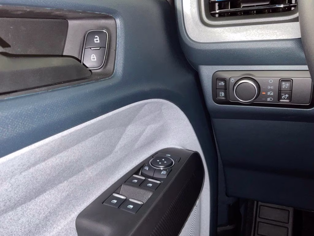 2026 Oxford White Ford Maverick XLT FWD Truck