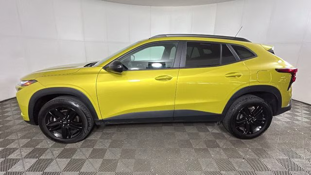 2024 Nitro Yellow Metallic Chevrolet Trax ACTIV FWD SUV