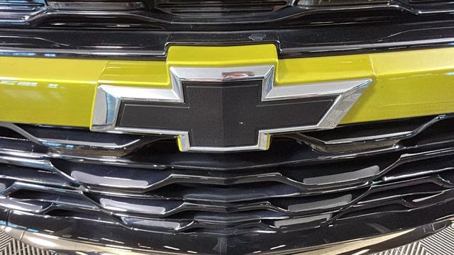2024 Nitro Yellow Metallic Chevrolet Trax ACTIV FWD SUV