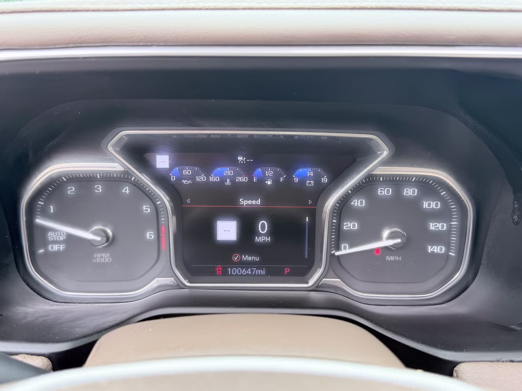 2021 White Frost Tricoat GMC Yukon Denali RWD SUV