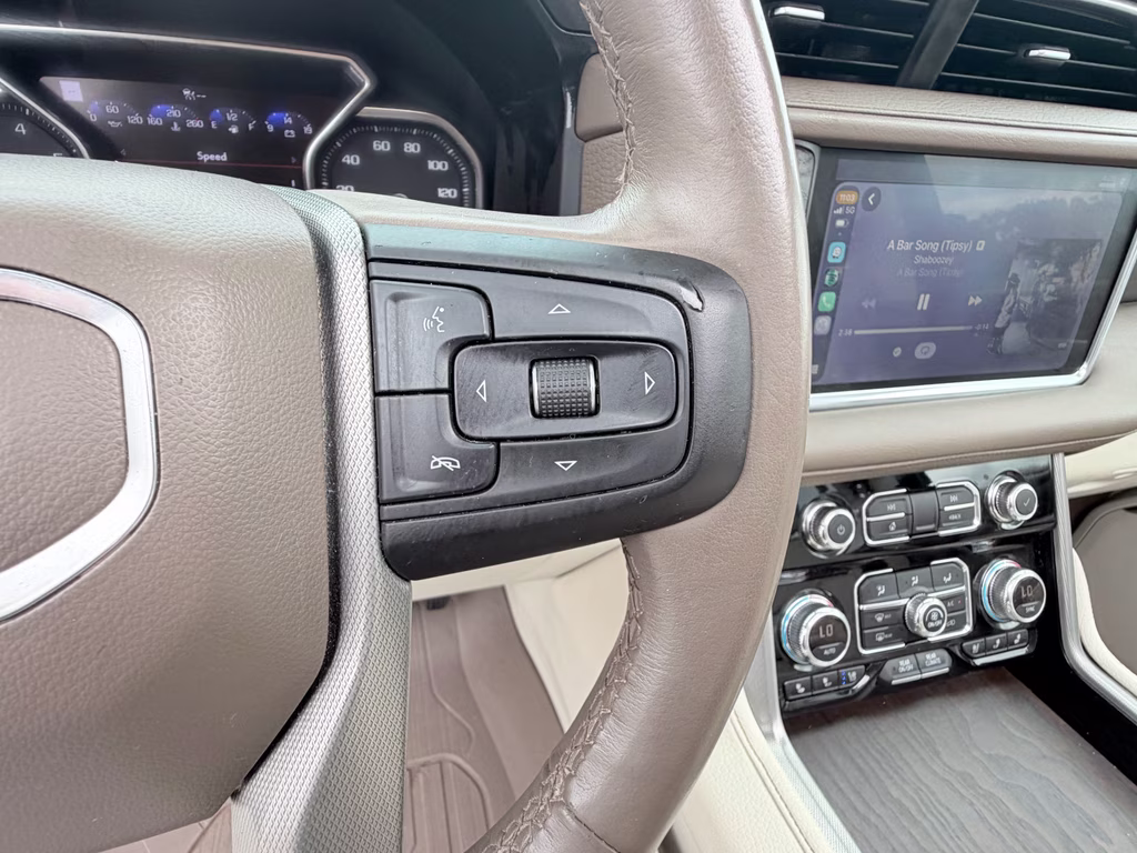 2021 White Frost Tricoat GMC Yukon Denali RWD SUV