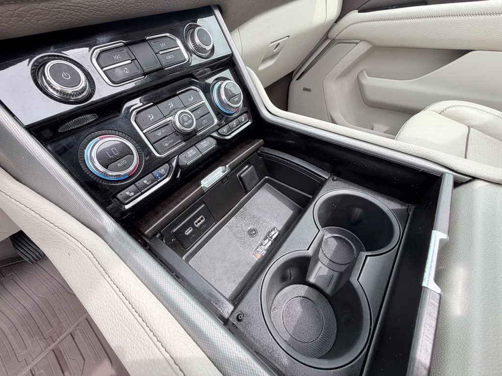 2021 White Frost Tricoat GMC Yukon Denali RWD SUV